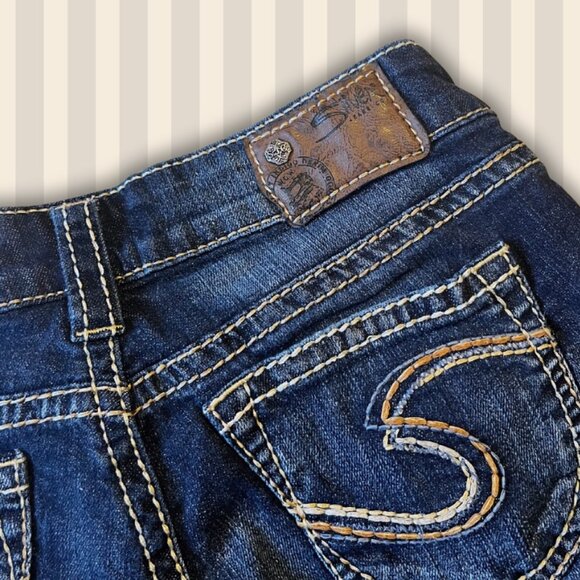 Secondhand Silver Denim longer shorts Size XS (Waist: 24”) - Picture 1 of 5